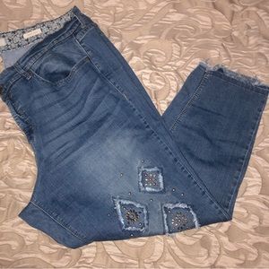 Stylish VINTAGE America Bestie Jeans in size 20W with Gold Tone Embellishments